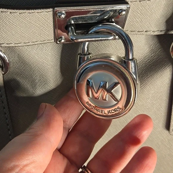 Michael‎ Kors Hamilton North South Silver Leather Large Tote EUC